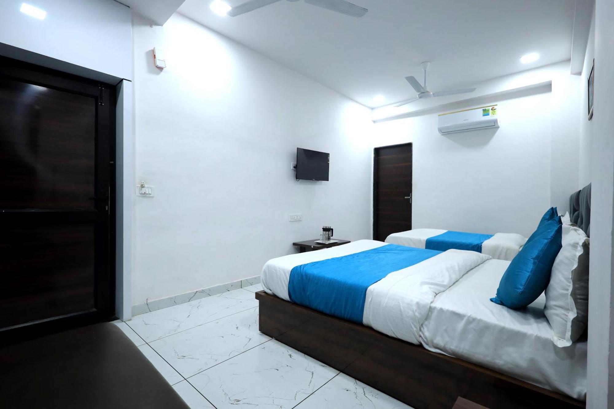 Hotel Season Ahmedabad Exterior photo