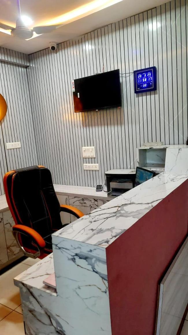 Hotel Season Ahmedabad Exterior photo