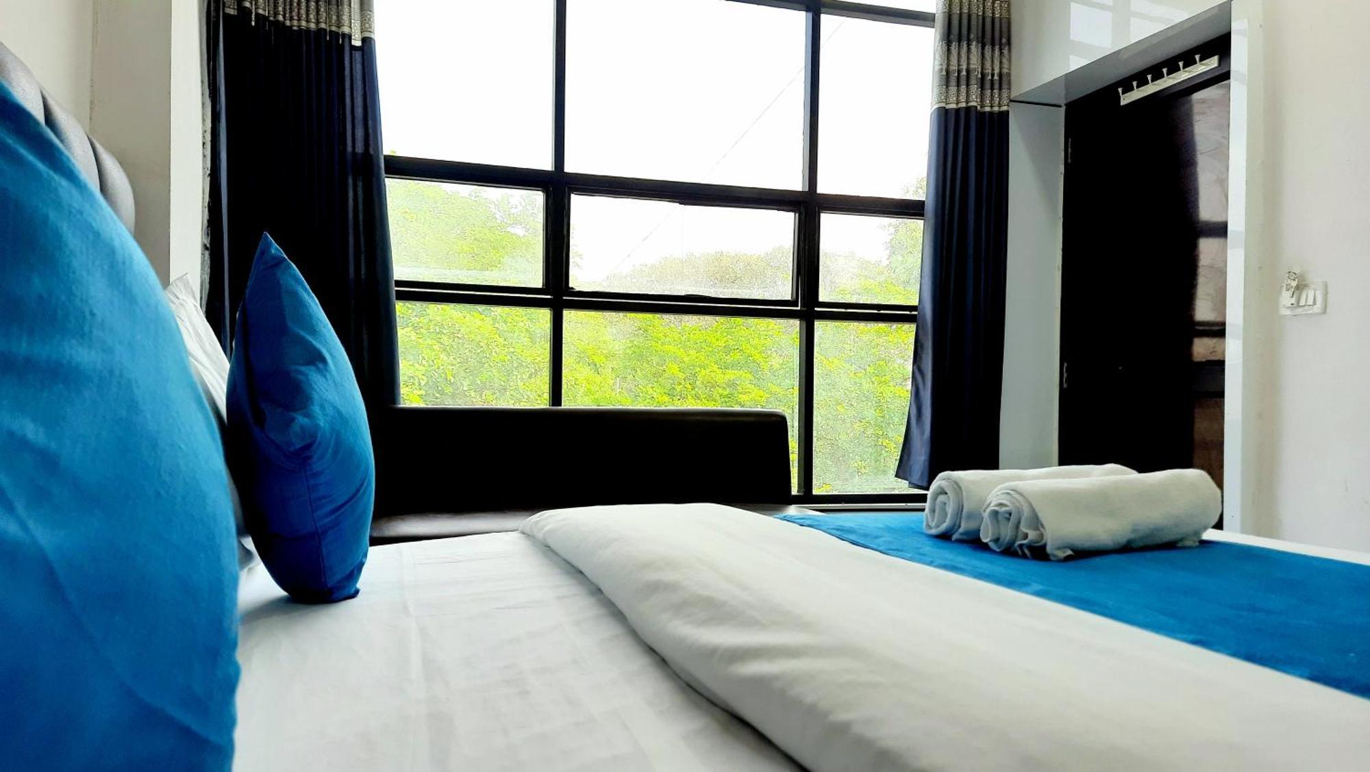Hotel Season Ahmedabad Exterior photo